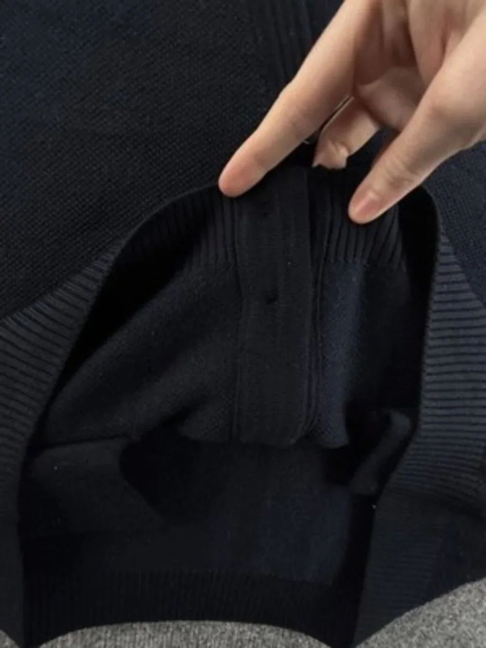 Burberry Navy Blue Cardigan V-Neck Sweater Logo 8 Men Solid Knit Long Sleeve